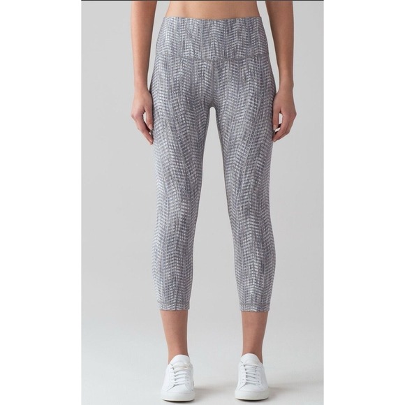 Lululemon Wunder Under Crop Sz 10 (Hi-Rise) 21" Luon Jacquard Battleship Silver - Picture 11 of 12